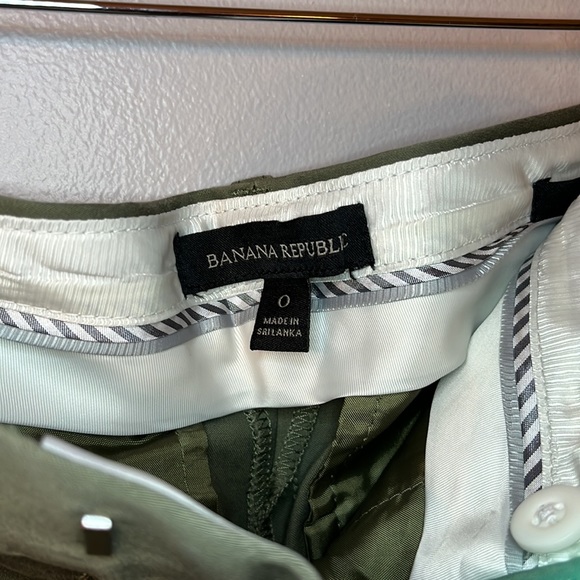 Banana Republic Avery Cropped Pants (Olive Green, size 0) - Picture 3 of 6